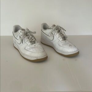 Nike Men's White and Tan Sneakers
